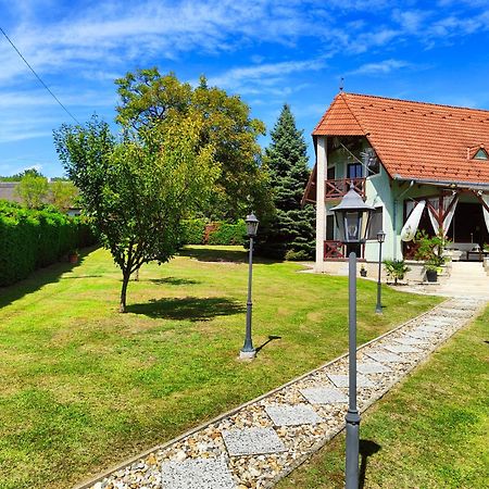 Appartement Balaton Garden à Balatongyörök Extérieur photo